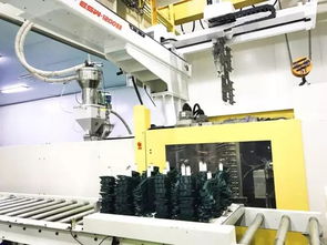 西王食品智慧工厂引领行业革新 国内首个食用油塑包生产线投产，开启智能生产新时代